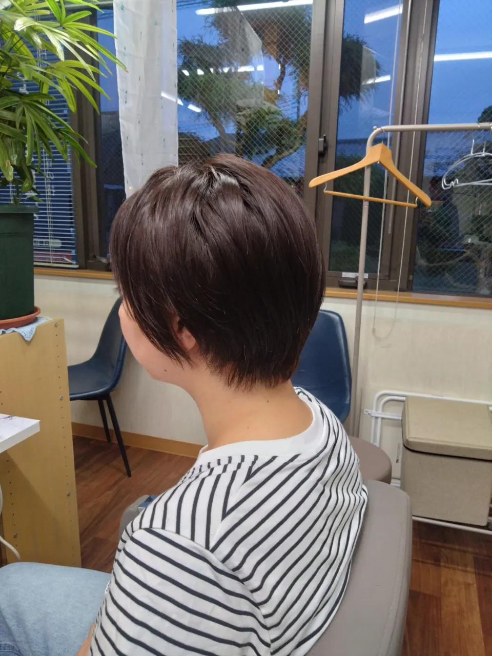 美容院で叶える埼玉県春日部市のケアカラーと艶髪仕上げの秘訣